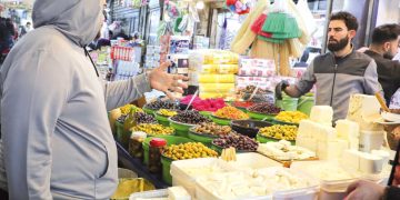 الأسواق تنهي رمضان  بحركية تجارية نشطة