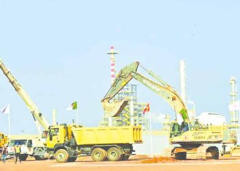 رهانات الانتقـال الطاقوي والذكاء الاصطناعي على طاولـة خـبراء الطاقة