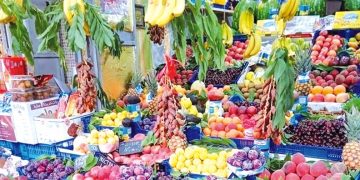 أسواق الفواكـه..عــروض متنوّعـة وأسعار في المتنـاول
