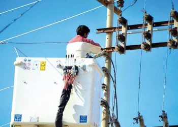 البيـض..ورشـات استعجالية لتحسـين شبكـة الكهربــاء