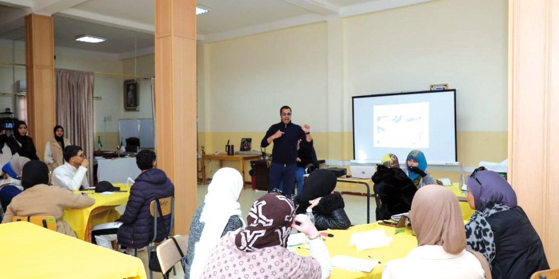 حي الفرســان.. قبلة المستهلك لاقتناء مستلــزمات العيــد