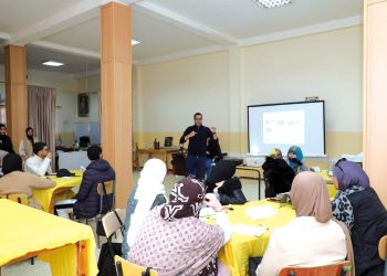 حي الفرســان.. قبلة المستهلك لاقتناء مستلــزمات العيــد