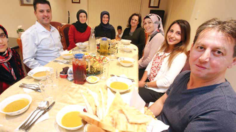 ليلة السابع والعشرين من رمضان بسكيكدة..عادة وعبادة