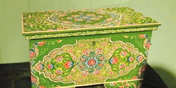 ”الزخرفة على الخشـب” واجهـة الفنـون بـ”القصبـة”