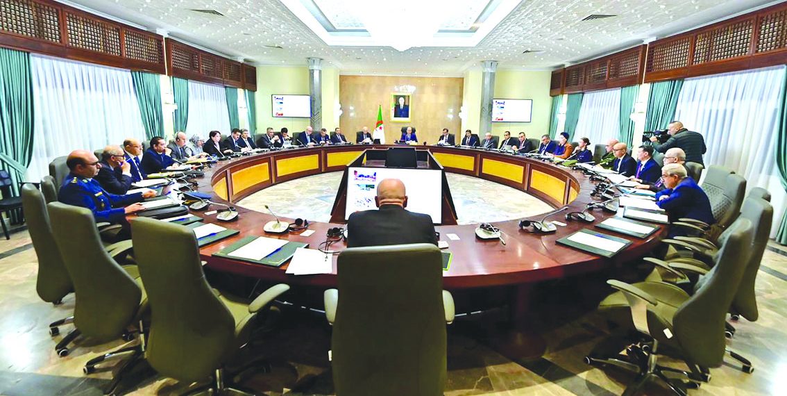 الوزير الأول يترأس اجتماعا لعرض الاستراتيجية الوطنية لإدارة الأخطار الكبرى