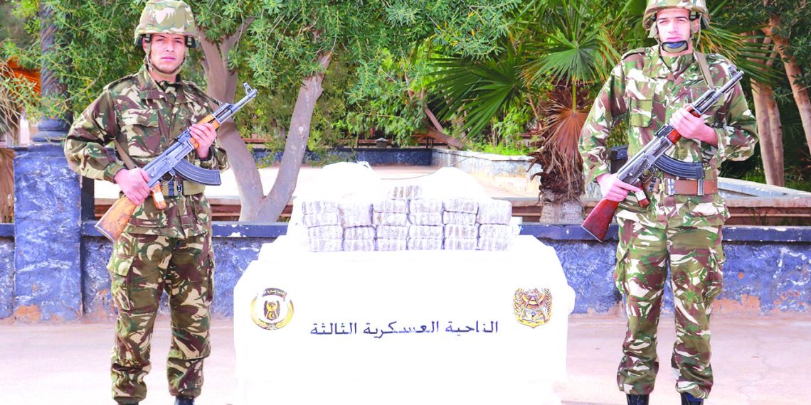 إرهابي يسلم نفسه وتوقيف 4 عناصر دعم للجماعات الإرهابية