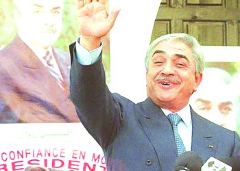 زروال.. مهنـدس إطفـاء نـار الفتنة واسترجـاع السلــم