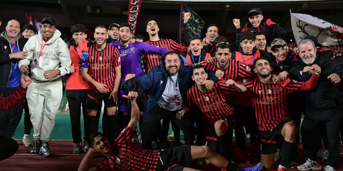 اتحاد الجزائر يحجز مقعد المربع الذهبي.. باقتدار