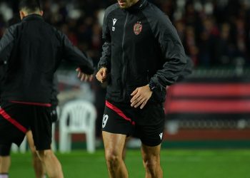 الشباب والاتحاد يكثفان من تحضيراتهما للموعد القاري