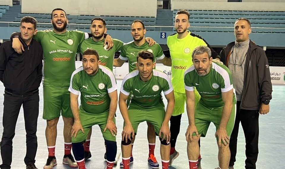 فريــق “الشعـــب” يواصـل عروضه القوية ويتأهّل إلى ربع النهـائي