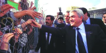 زروال.. شخصيـة مؤسساتيــة لم يبحـث عن الشرعيــة خــارج الدولــة