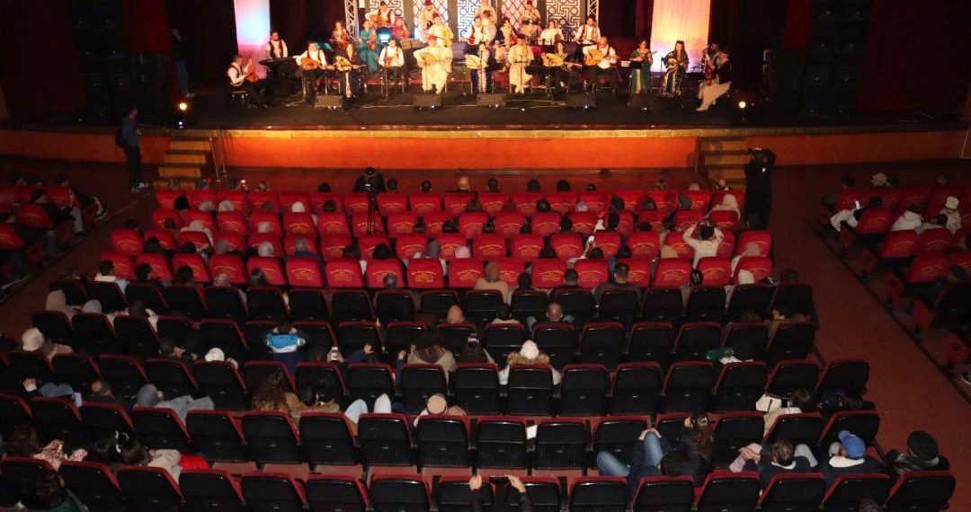 عروض مسرحية وأمسيات شعرية وتظاهرات موسيقية بسكيكدة