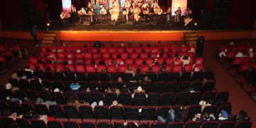 عروض مسرحية وأمسيات شعرية وتظاهرات موسيقية بسكيكدة