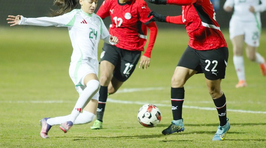 المنتخب الوطني يفوز على نظيره المصري