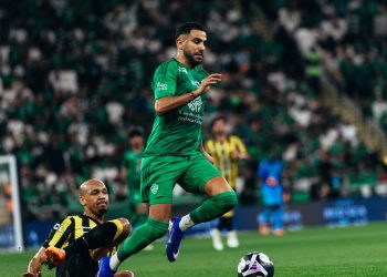 محرز هدافا وينال لقب رجل المباراة في «الداربي»