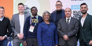 الاتحاد العالمي يكرم الجزائري نور الدين مرسلي