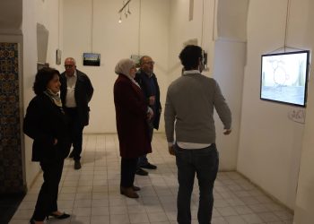 حوار بصـري بـين الفنان وبيئته الثّقافية والاجتماعية