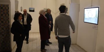 حوار بصـري بـين الفنان وبيئته الثّقافية والاجتماعية