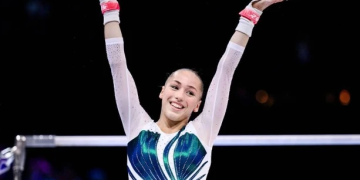 كيليــا نمور بطموحات كبـيرة في نهائي جهـاز العموديـن.. اليـوم