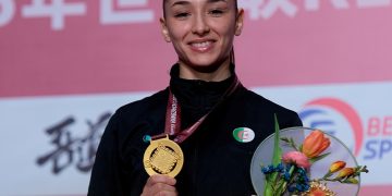 سيليــا ويكـان تواصـل التألــق