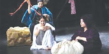 سيدات المسرح الجزائري.. أيقونات النضال والإبداع