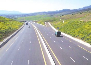 طرقـات الجزائــر.. رافعـة إستراتيجيـة للاقتصاد الجديـد