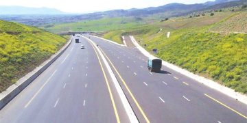 طرقـات الجزائــر.. رافعـة إستراتيجيـة للاقتصاد الجديـد