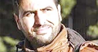 حين يحارب السجّان الضوء ويصنعه الأسرى من الفتات