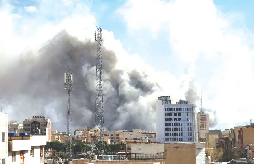 عراقجـــي يسلّــم إسـلام أبــاد الـرد الإيراني علـى المقترحـات الأمريكية