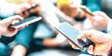 أنقذوا «جيل الشاشـات» من التّسطيح المعرفي ..