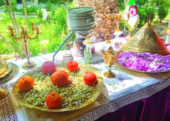 من طقوس تقطـير الزهـــر إلى إبــــداع الحرفيـــــات المدينة تعيد بعـث موروثهـا كرافـد للتنميـة والوعــي