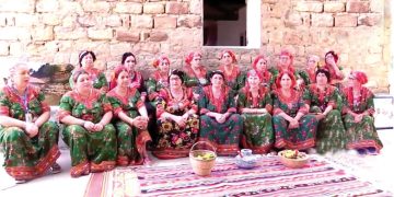 ”أمقار نتفسوث”.. شواهق  جرجرة تعانق عبق الربيع