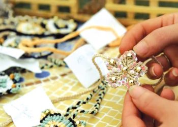 الحـرف التقليديـة.. إبداعــات بأبعاد اقتصاديـة