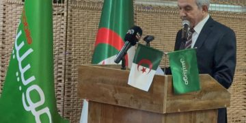 القصيد يعكس جماليات “العربية” ويغني الإرث الأدبي