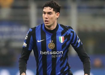 باستــــوني يقترب من برشلونــة