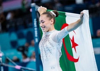 نمور تتوّج بذهبية عارضة التوازن عن جدارة