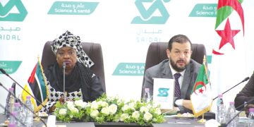 يجب الاستفــادة من تجربــة الجزائــر في الصناعة الصيدلانيــة
