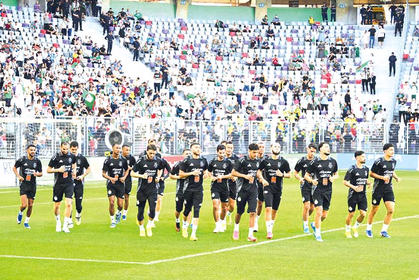 المنتخــب الوطنـي يجــري حصة تدريبيـة مفتــوحــة