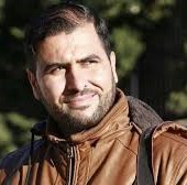 حـين يصبـح المـرض زنزانــة إضافيـة