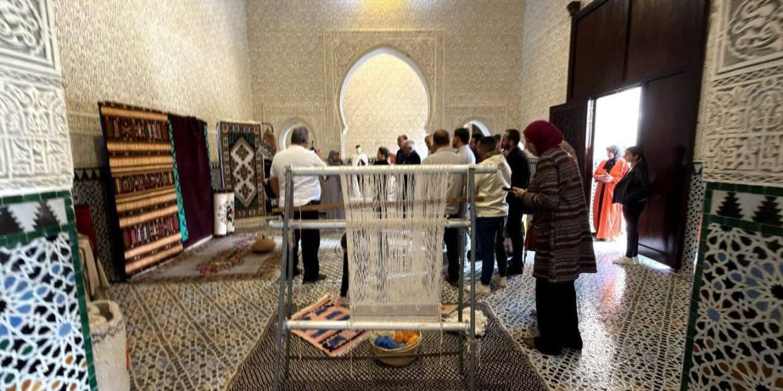 ”قلعـة المشـور”.. فضــاء اللباس التقليدي والزربيـة الجزائريـة