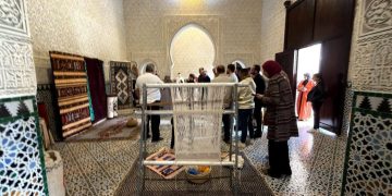 ”قلعـة المشـور”.. فضــاء اللباس التقليدي والزربيـة الجزائريـة