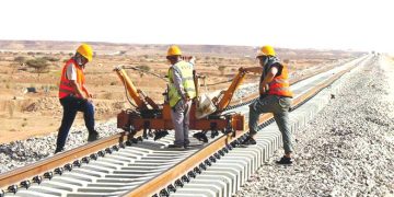 سكة الجزائــر- تمنراسـت..شريـان اقتصادي يعـزز الاستثمار