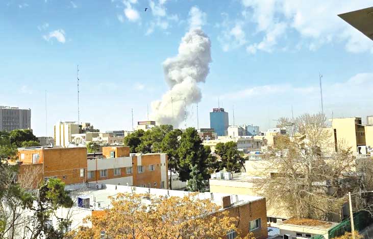 عــودة الحركـة في هرمـز.. وإرجـاء المحادثات بين واشنطن وطهـران