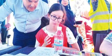 “قاطـرة المعرفـة” تكسر نمطية التلقين..