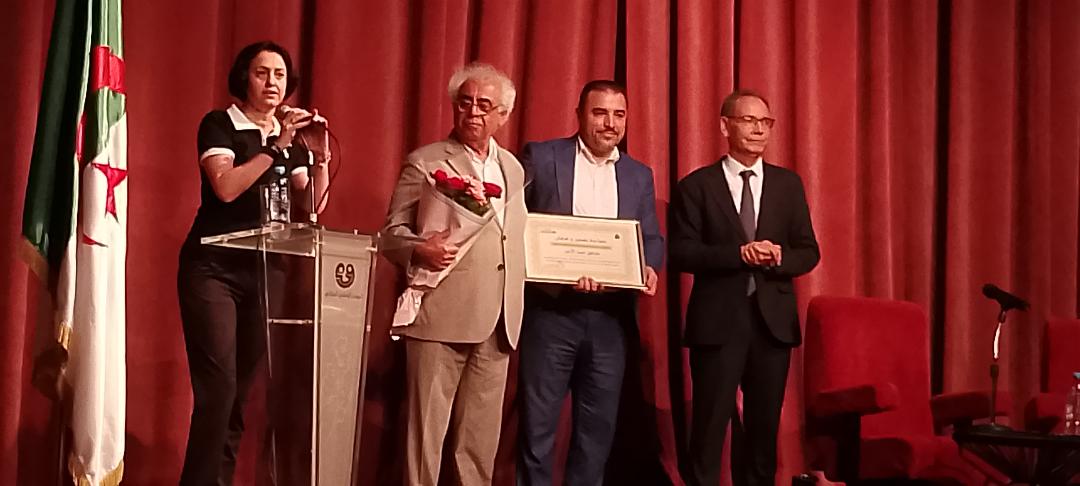 الحريــة تجربـة.. والجزائر بلــد ينبض بالحياة والأمل