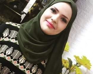 نصف تفاحة..