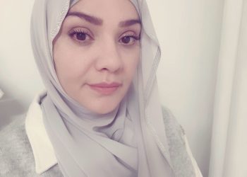 مجتمعــات مــن ورق..