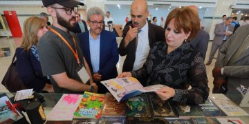 التحـول الرقمـي يفرض استعادة قيمة الكلمة والتمسّك بالكتاب