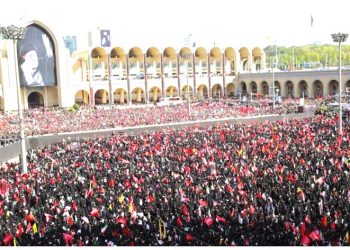 وداع شعبي مليوني لخامنئي في طهران