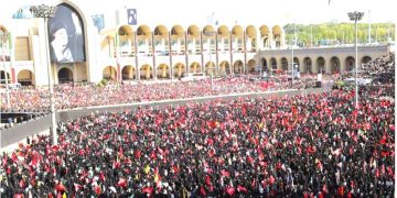 وداع شعبي مليوني لخامنئي في طهران